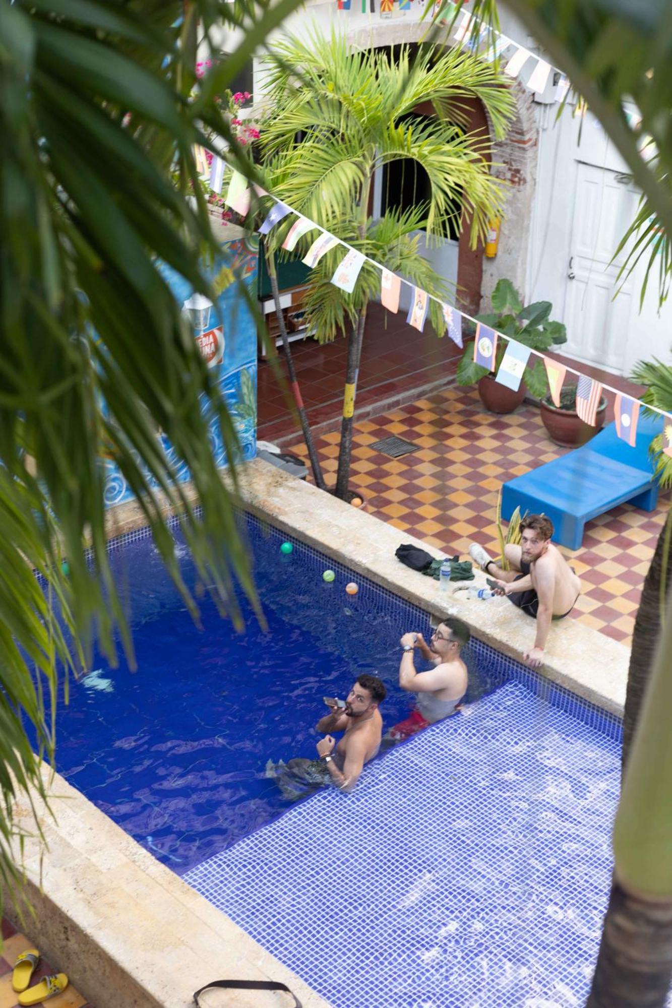 Media Luna Hostel Cartagena Exterior foto