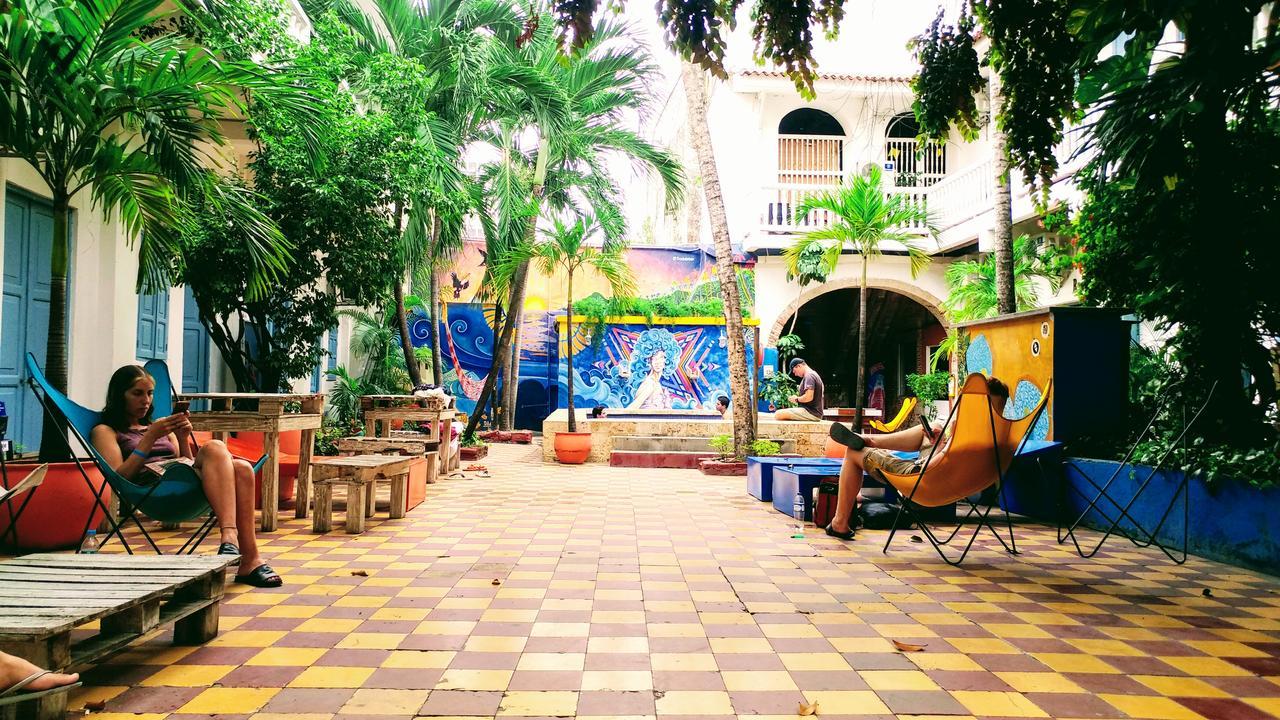 Media Luna Hostel Cartagena Exterior foto